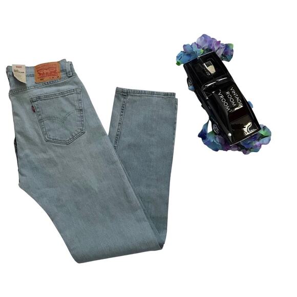 Levi's NWOT 505 Light Wash Straight Leg Jeans Men 34 x 34 - Picture 1 of 8